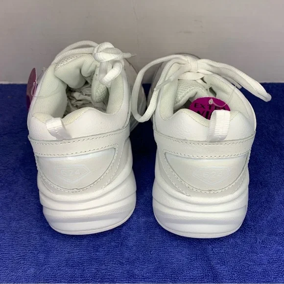 All White Sneakers New Balance Leather Lace School Sneakers Girls Kids Size 3.5 - Picture 3 of 6